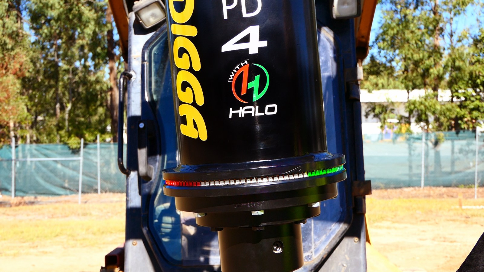 Digga HALO red and green LED indicators in the drive hood