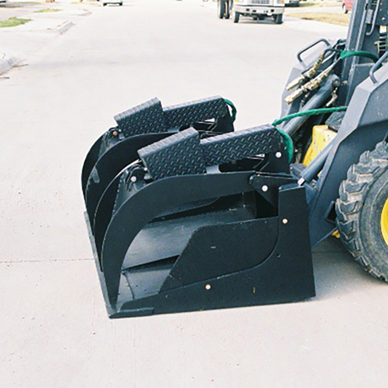 Skid Steer Grapple Bucket - Star Industries